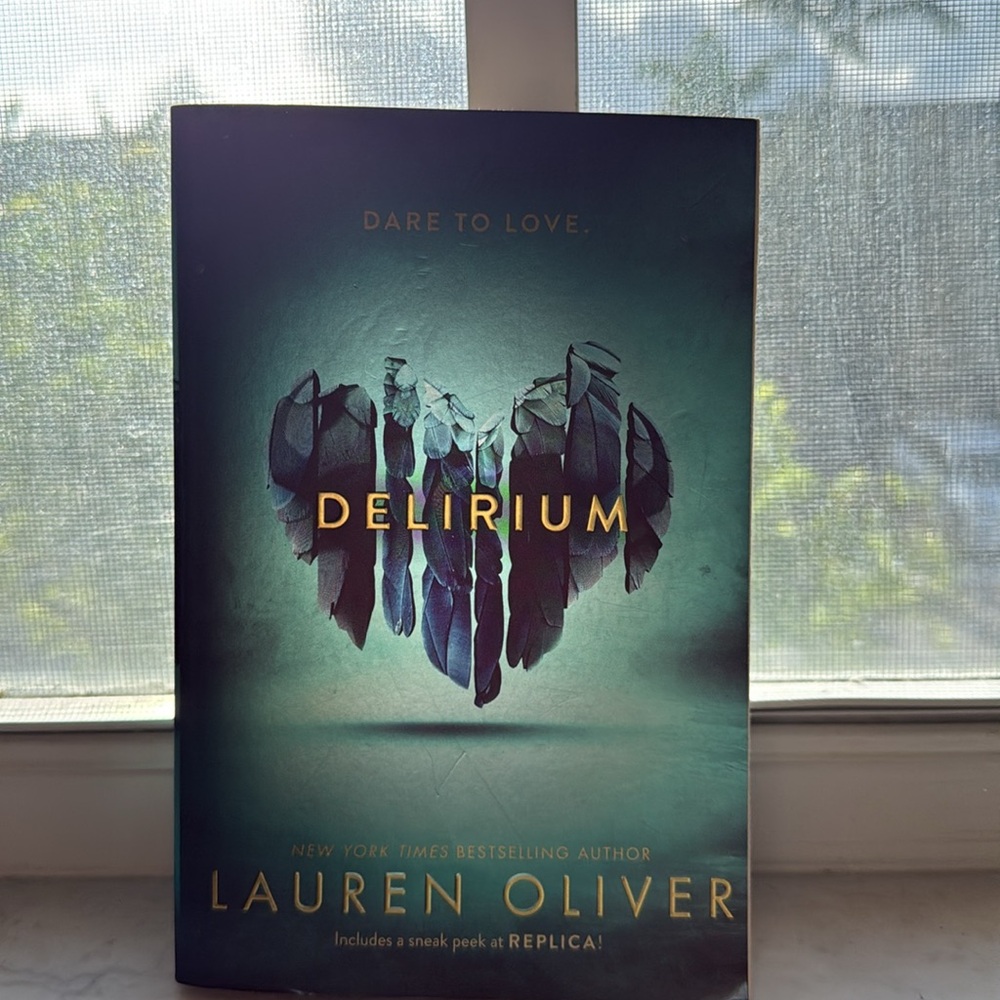 Delirium by Lauren Oliver Hardcover